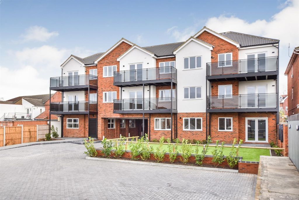 Additional image 20 of 2 bed flat for saleHigh Road, Benfleet SS7