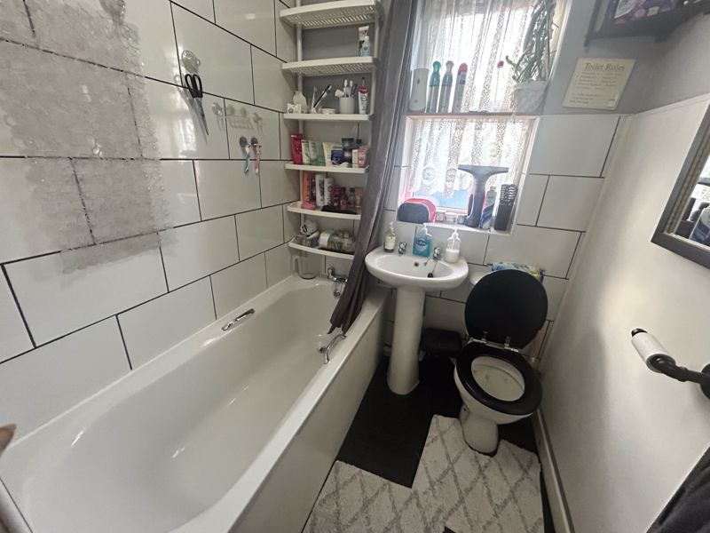 Additional image 4 of 3 bed flat for saleGreenfield Road, Colwyn Bay LL29