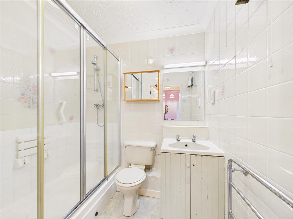 Additional image 8 of 2 bed flat for saleWest End, Swanland HU14