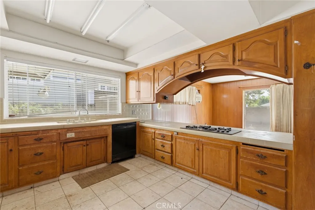 Additional image 41 of 18112 Joshua Ln, Santa Ana, CA 92705