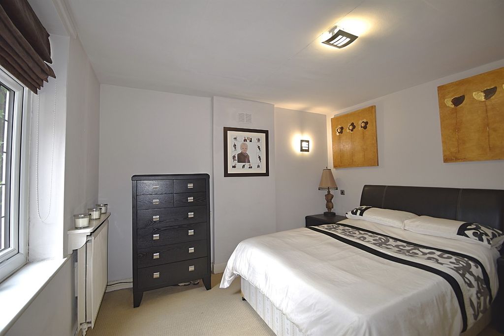 Additional image 6 of 2 bed flat for saleTyler Street, Alderley Edge SK9