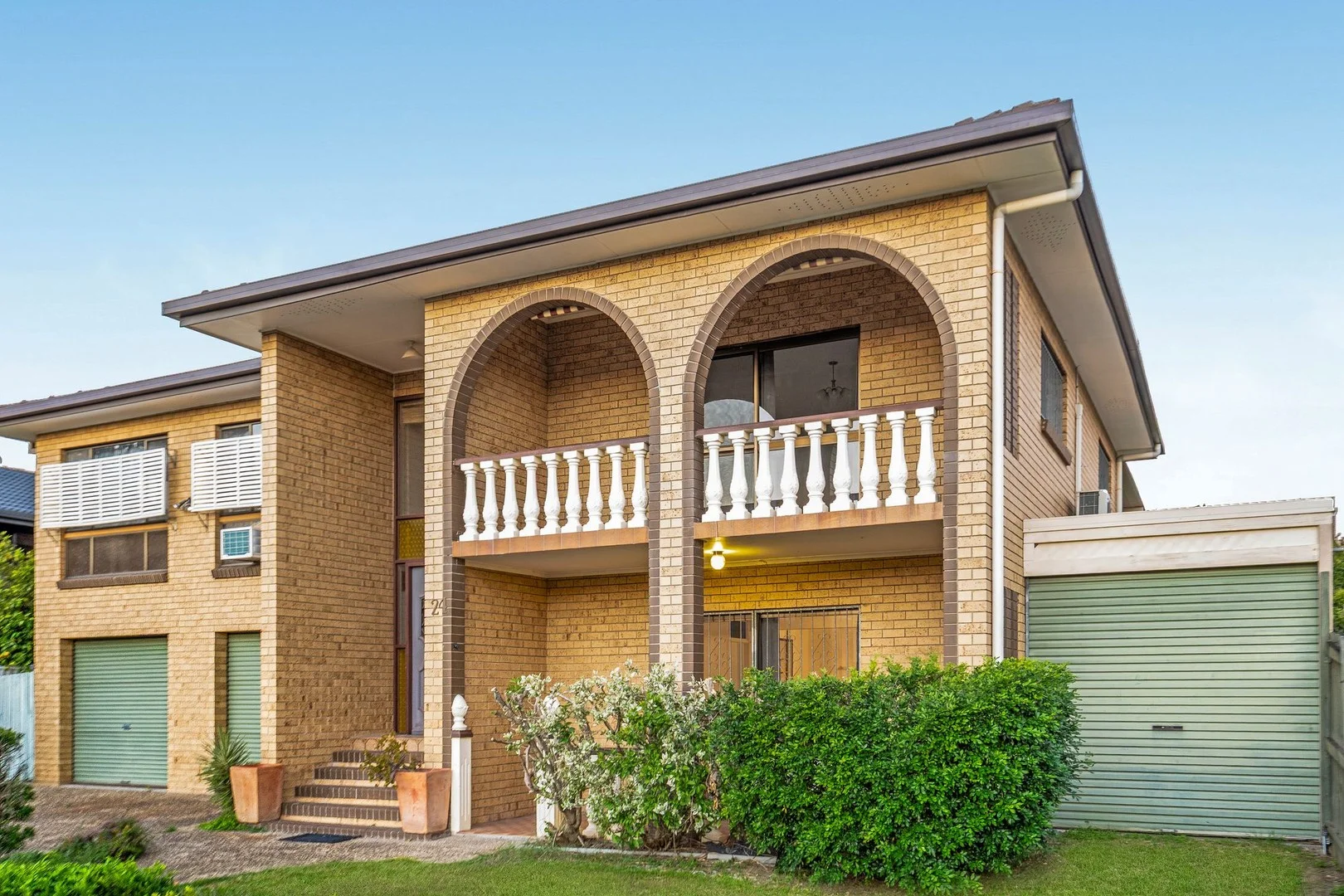 24 Bedivere, Carindale QLD 4152
