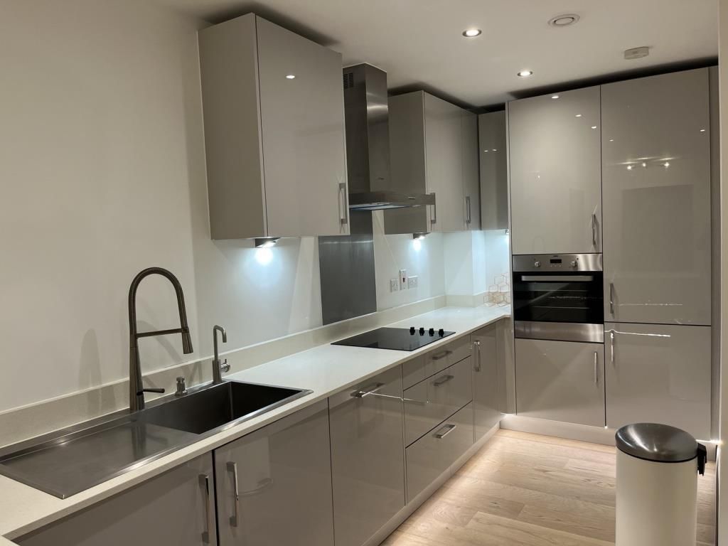Additional image 8 of 2 bed flat for saleReading Town Centre, Berkshire RG1