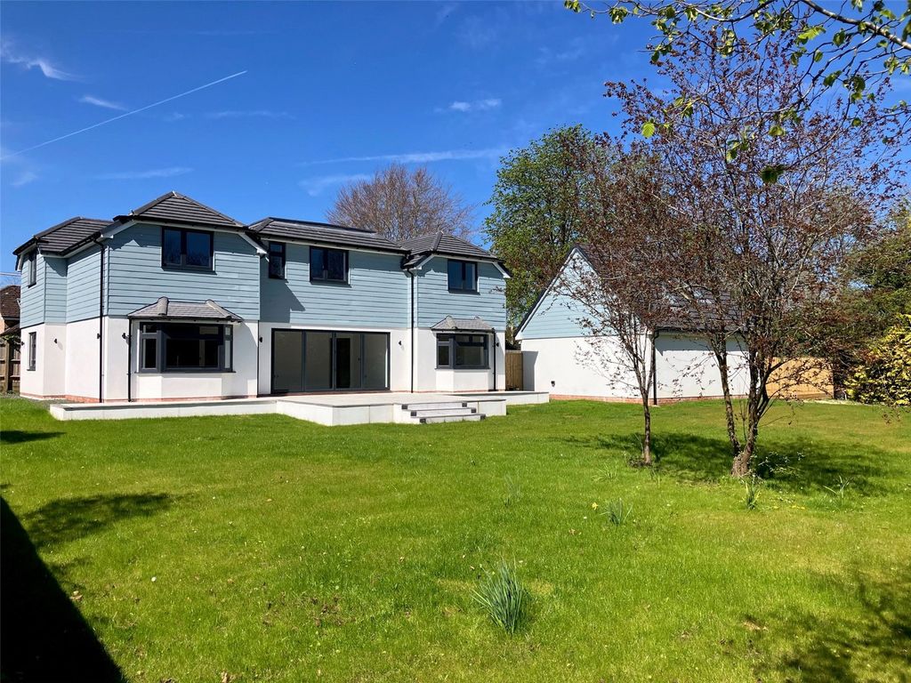 5 bed country house for saleManor Road, Sherborne St John RG24
