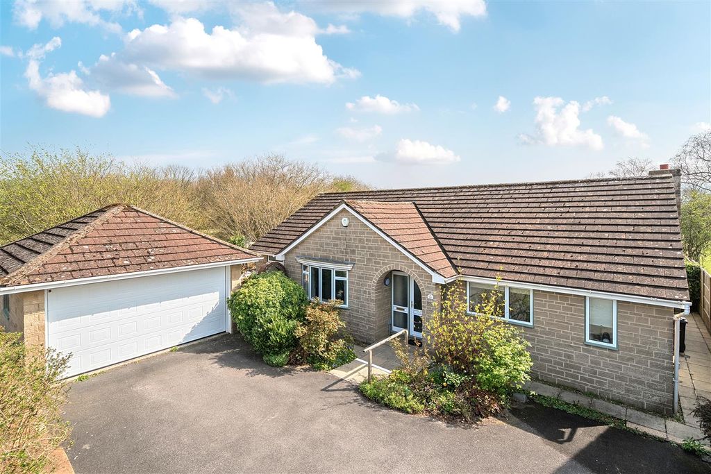 3 bed detached bungalow for saleWindy Ridge, Beaminster, Dorset DT8