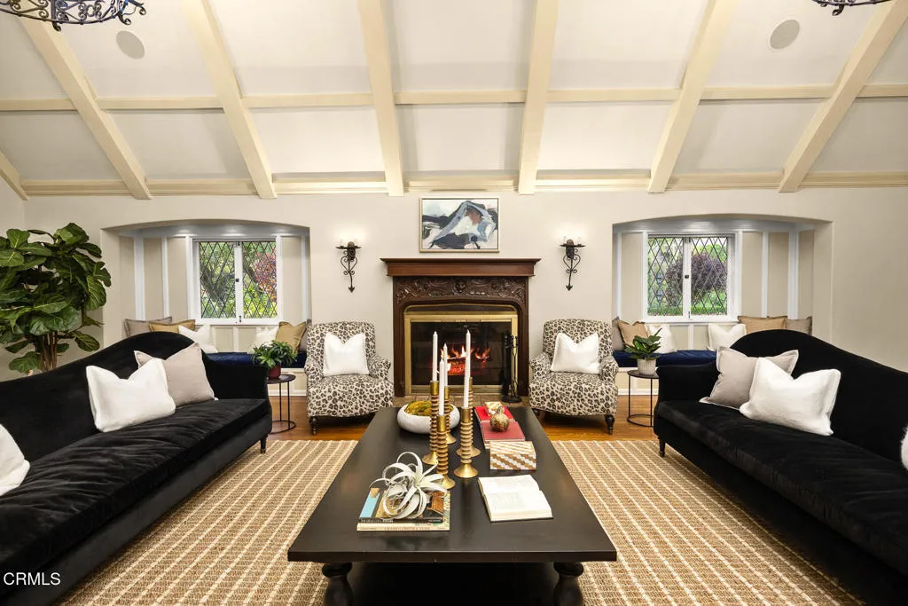 Additional image 15 of 555 Meadow Grove Street, La Canada Flintridge, CA 91011