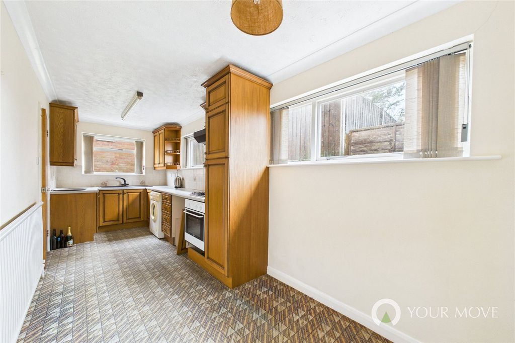 3 bed semi-detached house for saleShelton Place, St. Georges Road, Beccles, Suffolk NR34 photo 4