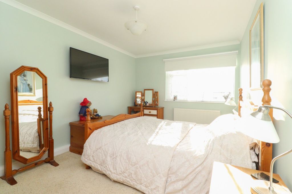 Additional image 10 of 2 bed flat for saleMinnis Road, Birchington, Kent CT7