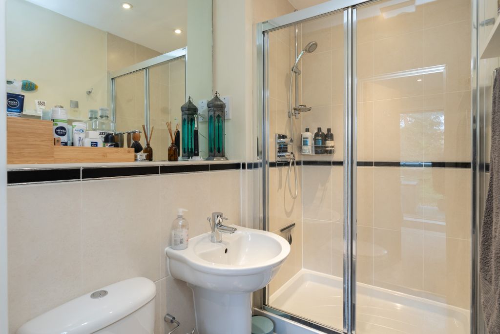 Additional image 7 of 2 bed flat for saleHill View, Dorking RH4