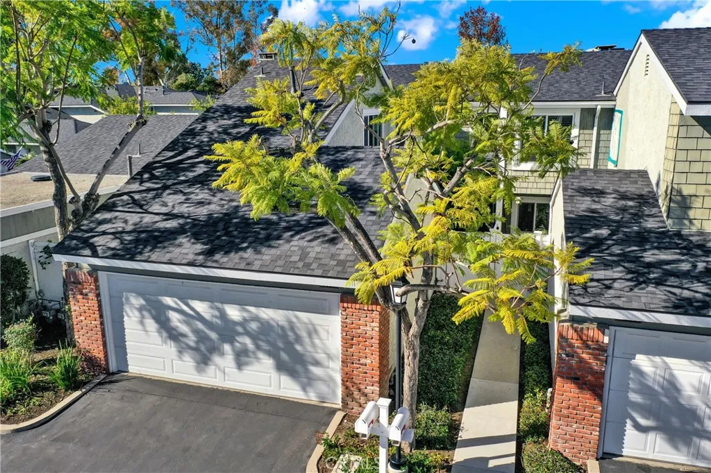 25061 Silverleaf Ln, Laguna Hills, CA 92653 photo 2