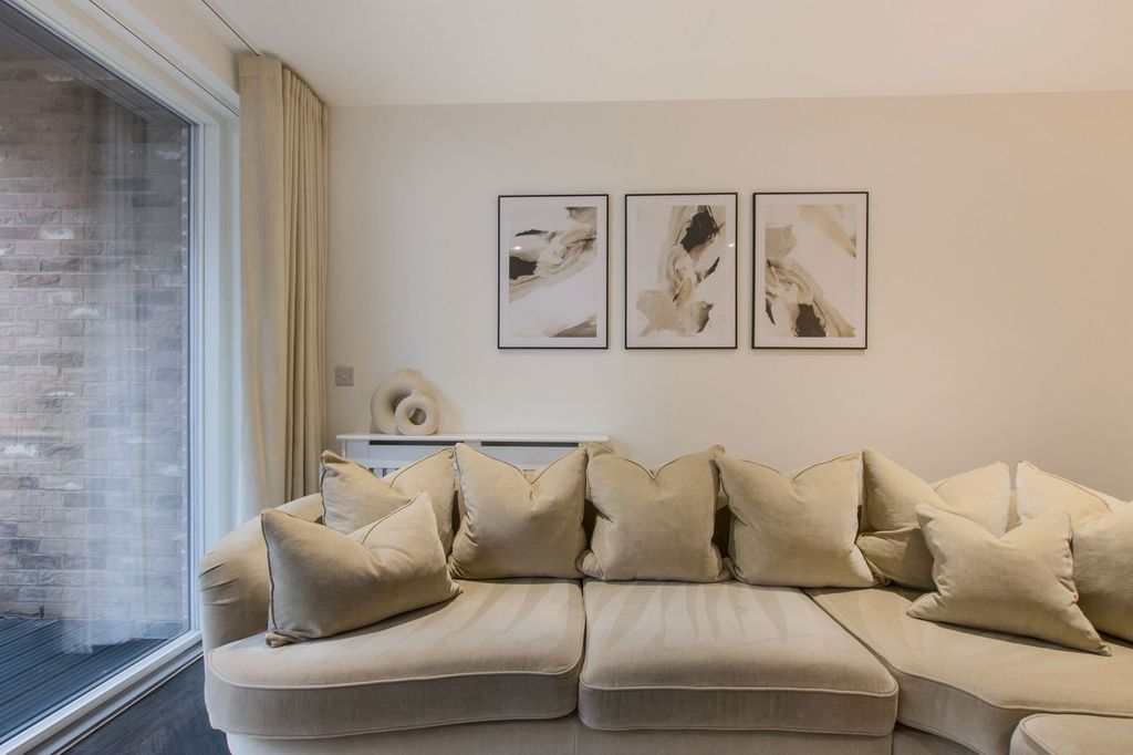 Additional image 13 of 2 bed flat for sale4, Regal Walk, Bexleyheath DA6