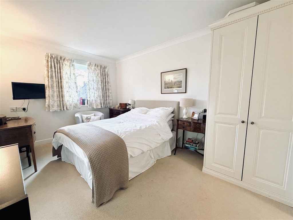 Additional image 9 of 2 bed flat for saleDunham Road, Altrincham WA14