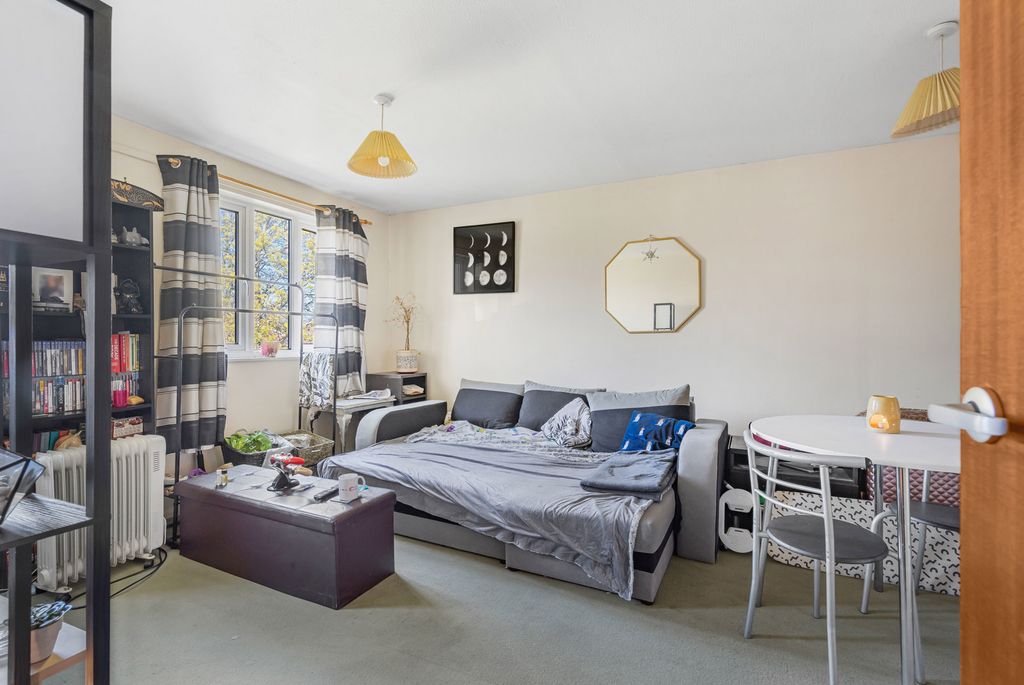Additional image 7 of 1 bed maisonette for saleVenton Close, Woking, Surrey GU21