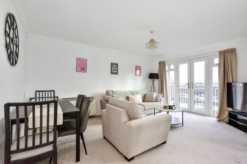 Additional image 5 of 2 bed flat for saleHarlech Road, Abbots Langley WD5