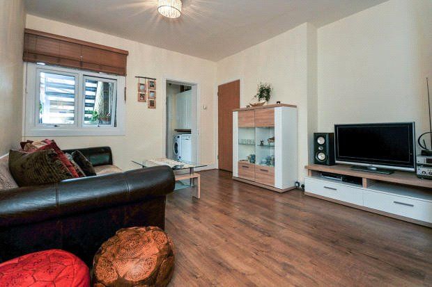 13 bed flat for saleCroydon Road, Beckenham BR3 photo 3