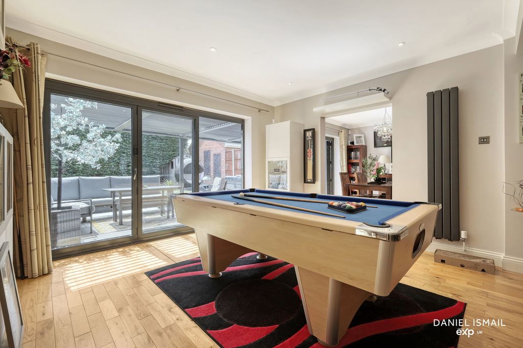 Additional image 16 of 5 bed detached house for saleGreat Berry Lane, Langdon Hills, Basildon SS16