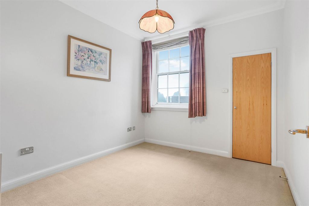 Additional image 13 of 2 bed flat for saleThe Tracery, Banstead SM7