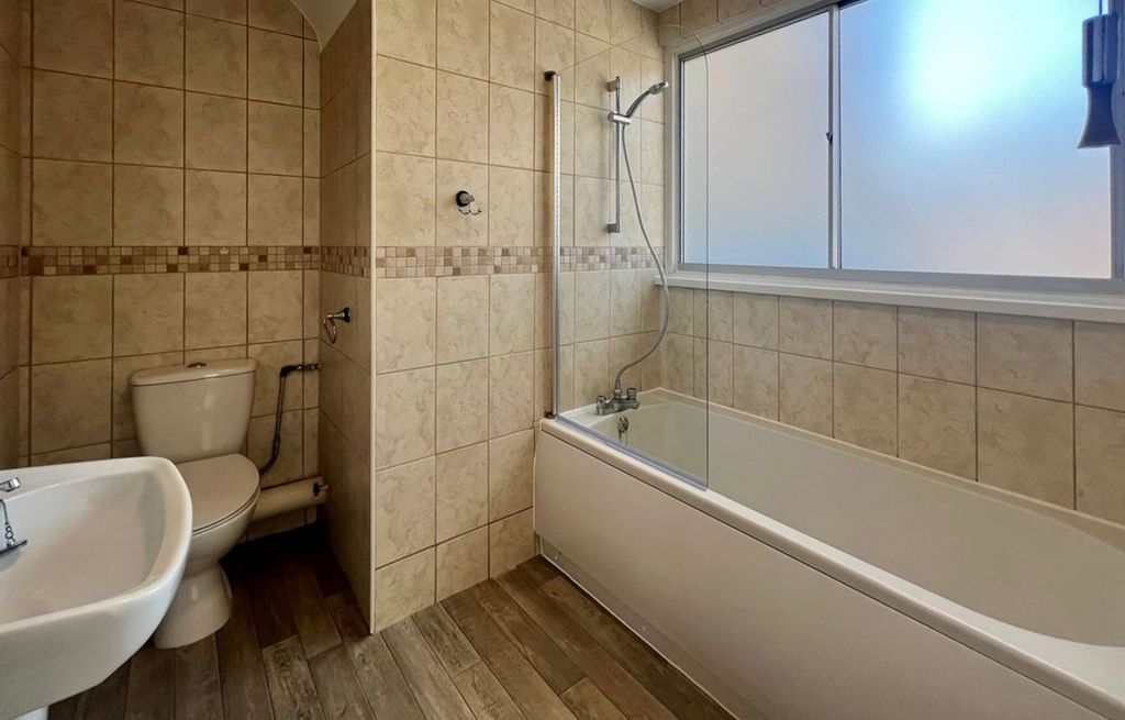 Additional image 5 of 1 bed flat for saleFlat 5, 11 Seale Street, St Helier JE2