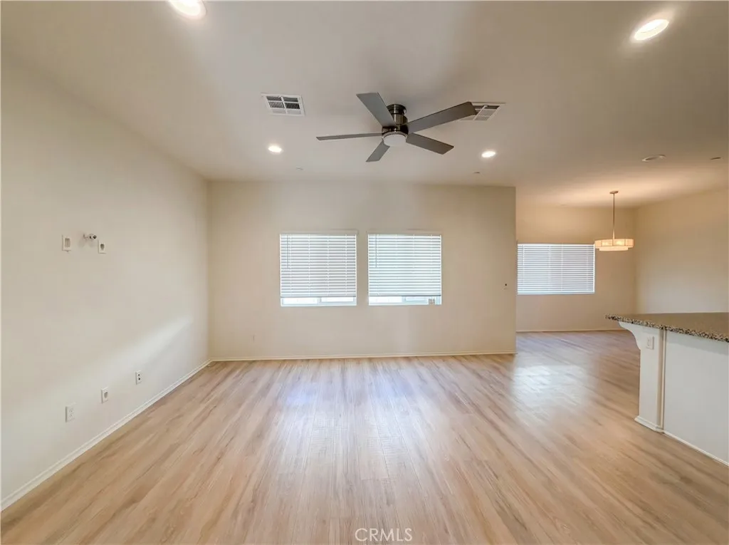 24266 Hazelnut Avenue, Murrieta, CA 92562 photo 4