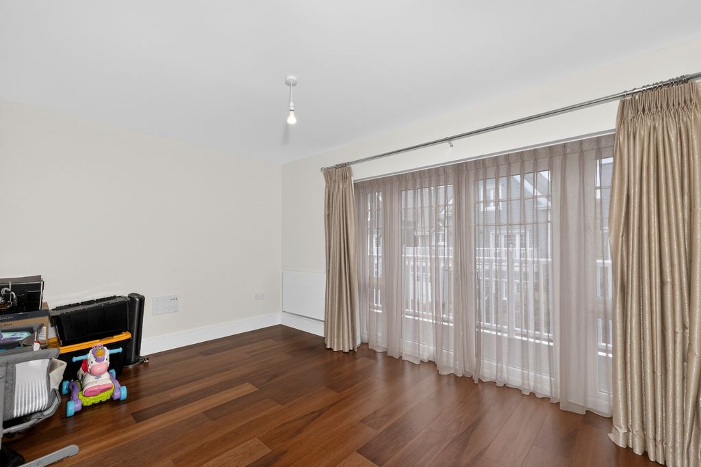 Additional image 9 of 5 bed semi-detached house for saleChamplain Street, Reading RG2