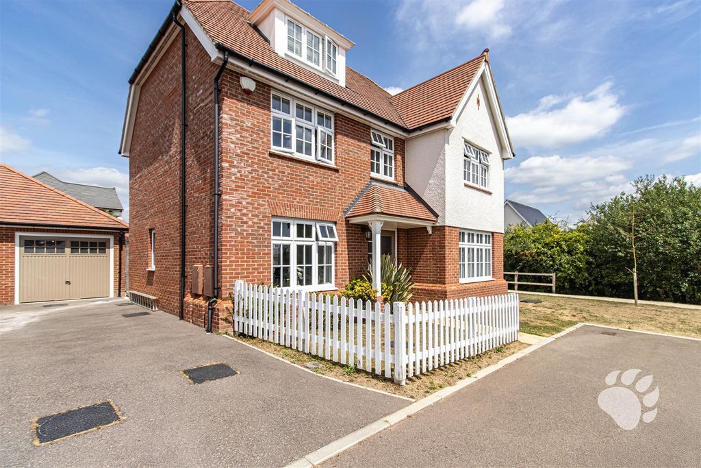 5 bed detached house for saleBurdett Road, Langdon Hills SS16