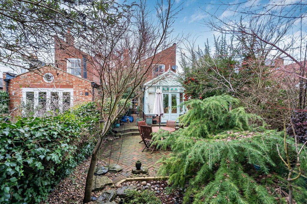 Additional image 18 of 4 bed end terrace house for saleKings Road, Berkhamsted, Hertfordshire HP4