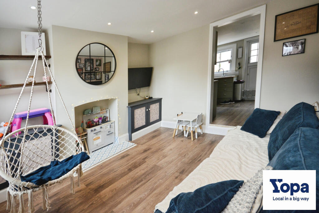 London Road, Welwyn, AL6 photo 2