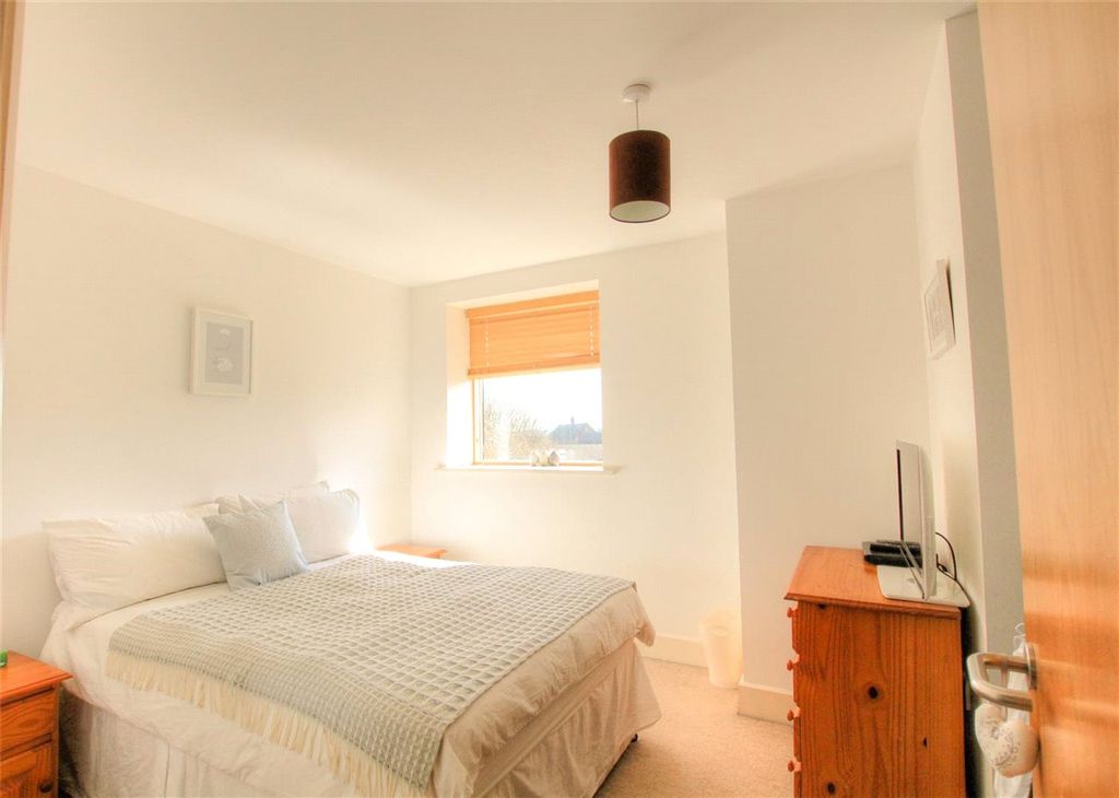 Additional image 5 of 2 bed flat for saleLower Kings Road, Berkhamsted HP4