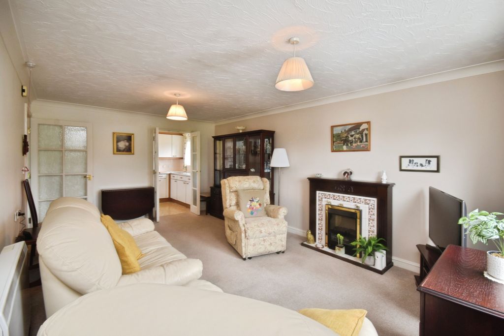 Additional image 2 of 1 bed flat for saleMclay Court, Cardiff CF5