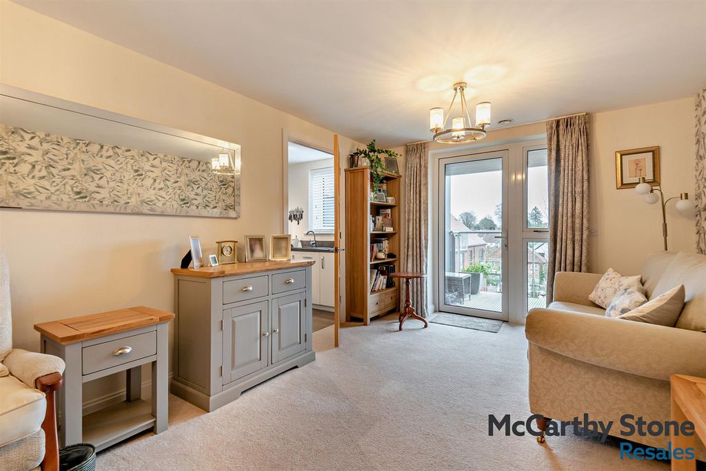 Additional image 2 of 1 bed flat for saleWayfarer Place, The Dean, Alresford SO24