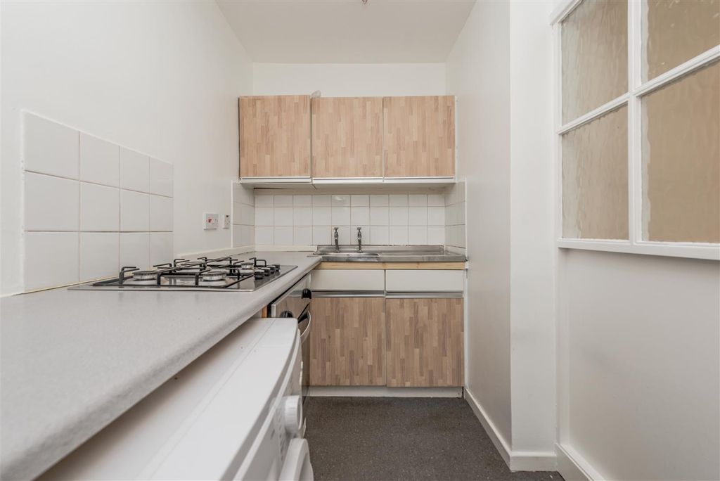 Additional image 3 of 2 bed flat for saleHardrow Road, Leeds LS12