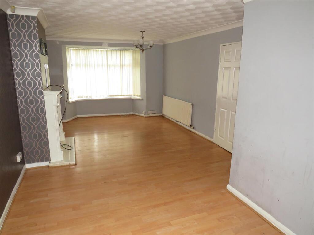 Additional image 3 of Longmeadow Crescent, Shard End.