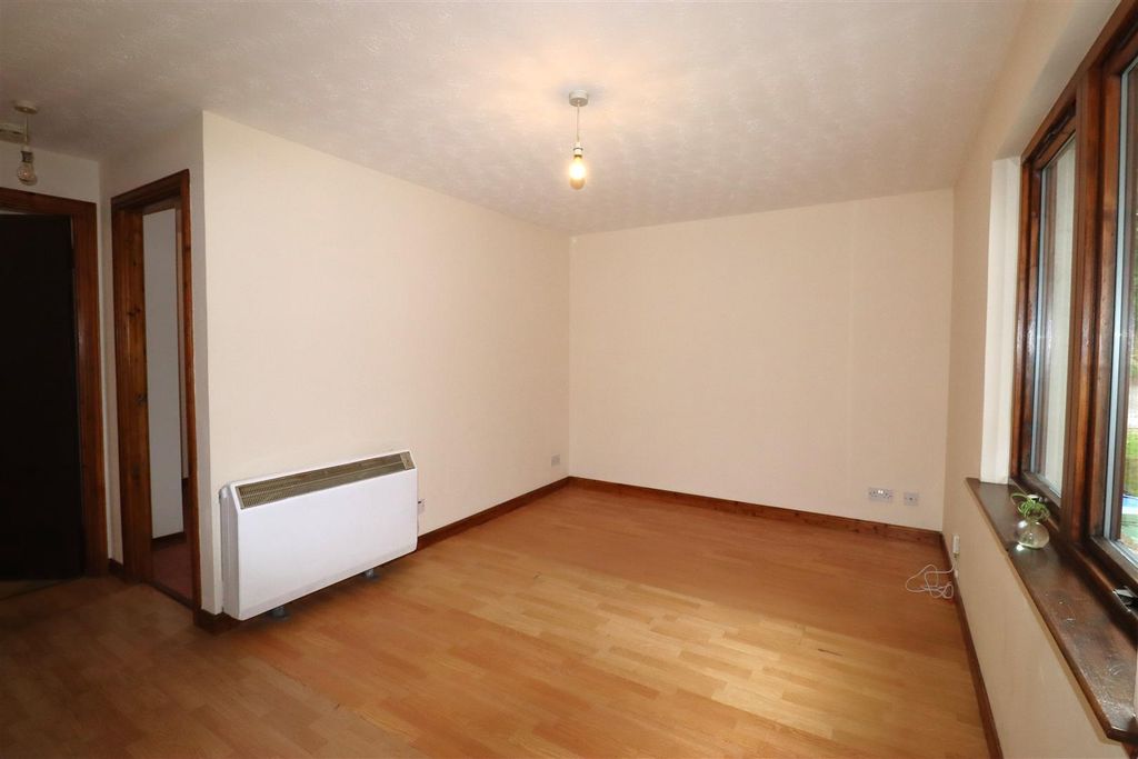 Additional image 4 of 1 bed flat for sale124 Murray Terrace, Smithton, Inverness IV2