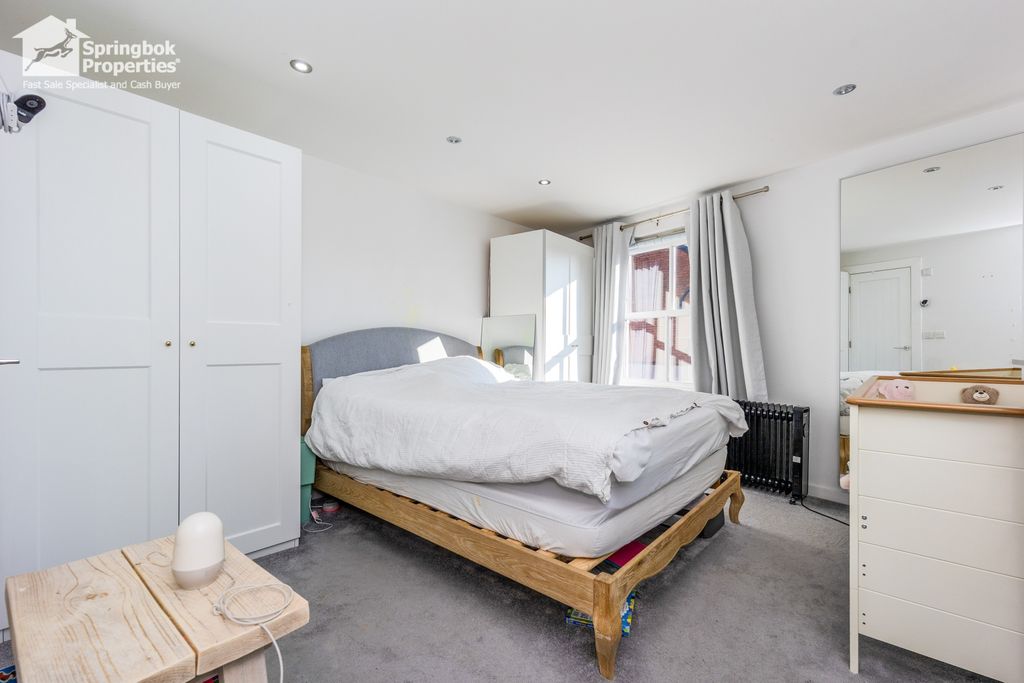 Additional image 8 of 2 bed flat for saleLibrary Place, 44 London Road, Alderley Edge, Cheshire SK9