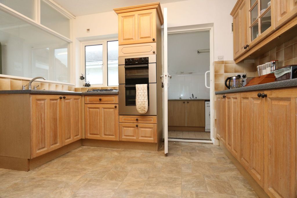 Additional image 7 of 4 bed detached bungalow for saleMin-Y-Mor, Barry CF62