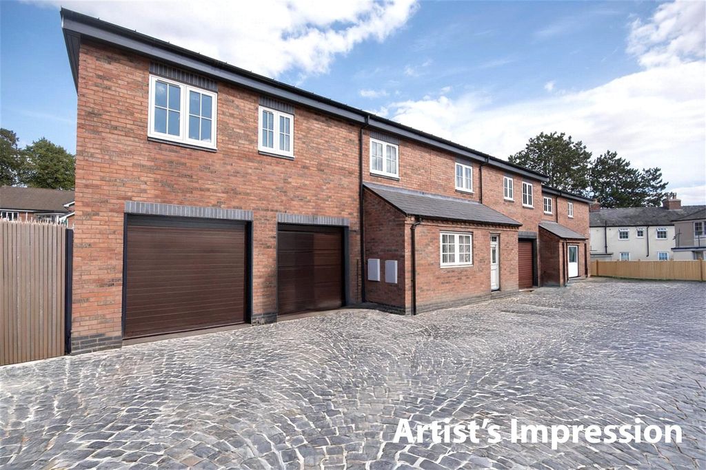 2 bed flat for saleSalop Road, Oswestry, Shropshire SY11