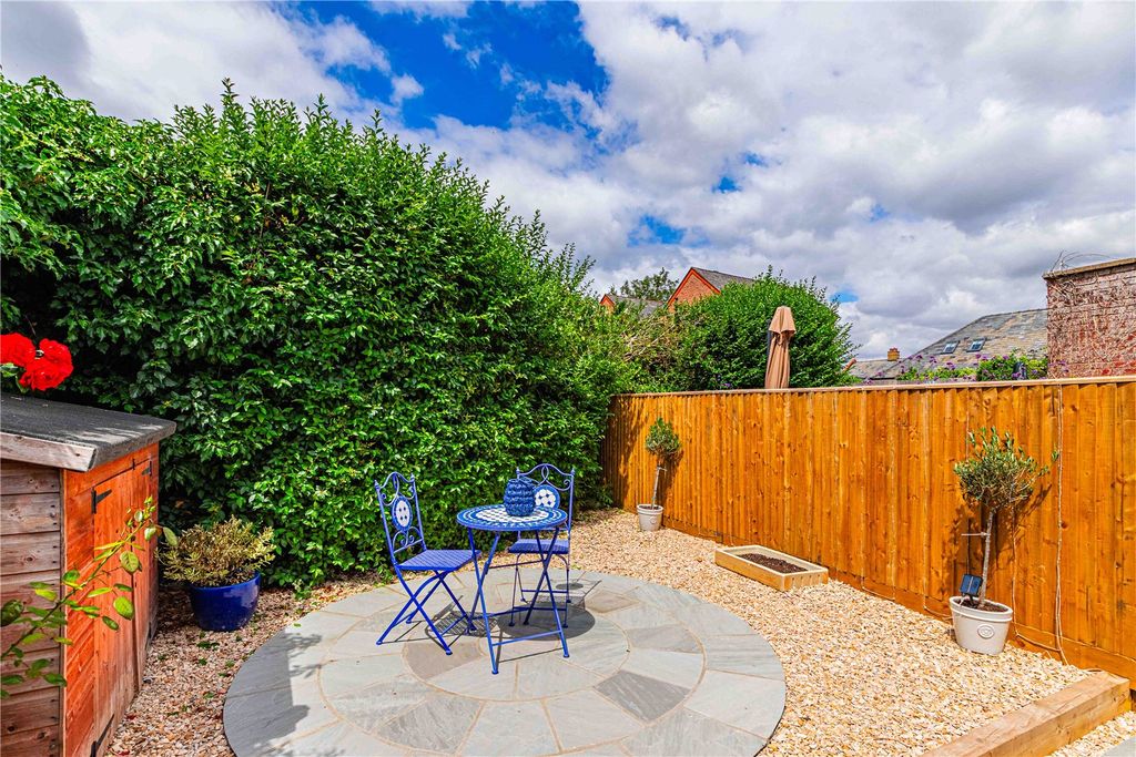 Additional image 12 of 2 bed end terrace house for saleManor Street, Berkhamsted, Hertfordshire HP4