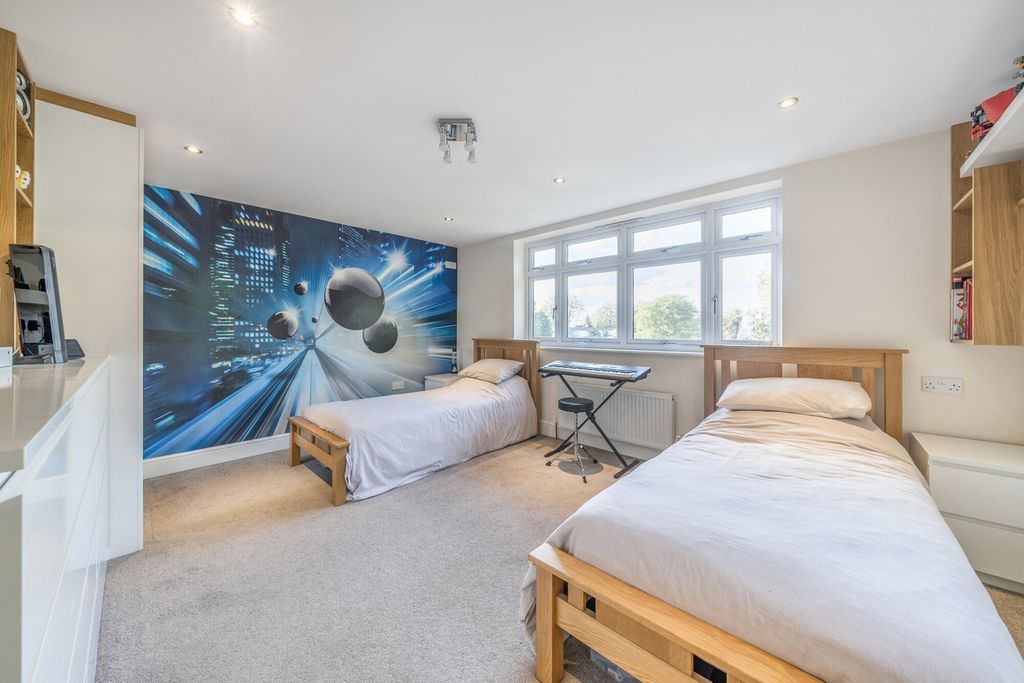 Additional image 14 of 8 bed detached house for saleFremantle Road, Belvedere DA17