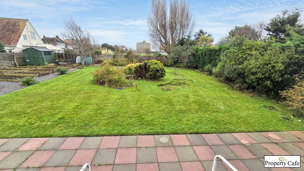 Additional image 16 of 2 bed flat for sale1 Cooden Drive, Bexhill On Sea TN39