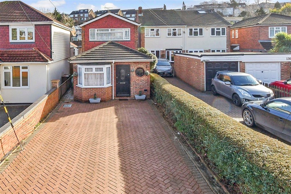 4 bed detached house for salePrinces Avenue, Walderslade, Chatham, Kent ME5