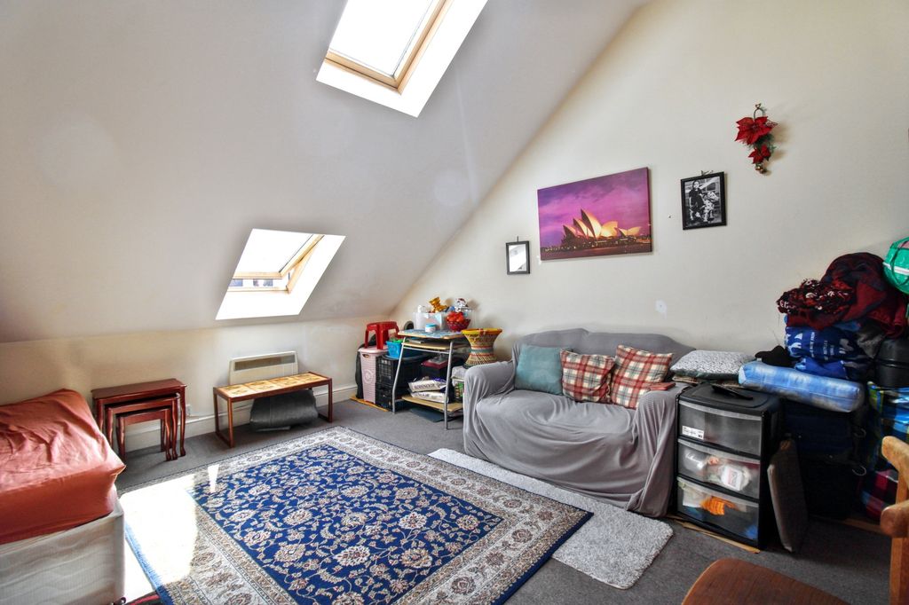 Additional image 20 of 6 bed property for saleUnion Street, Aldershot, Hampshire GU11