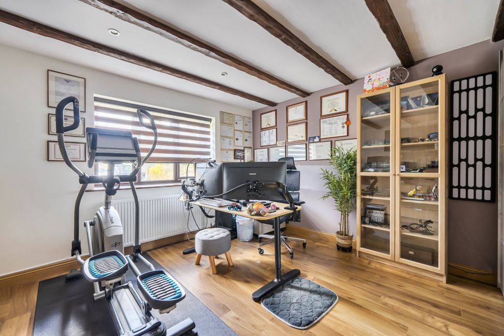 Additional image 15 of 5 bed detached house for saleVicarage Road, Reading, Berkshire RG2