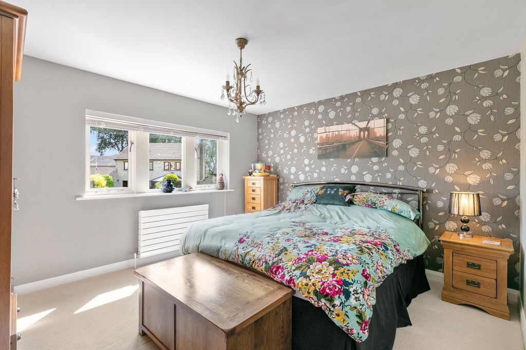 Additional image 7 of 4 bed detached house for salePark Drive, Bingley, West Yorkshire BD16