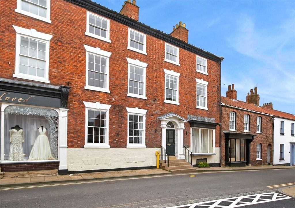 4 bed terraced house for saleBeauclerk House, 13 South Street, Caistor, Market Rasen LN7
