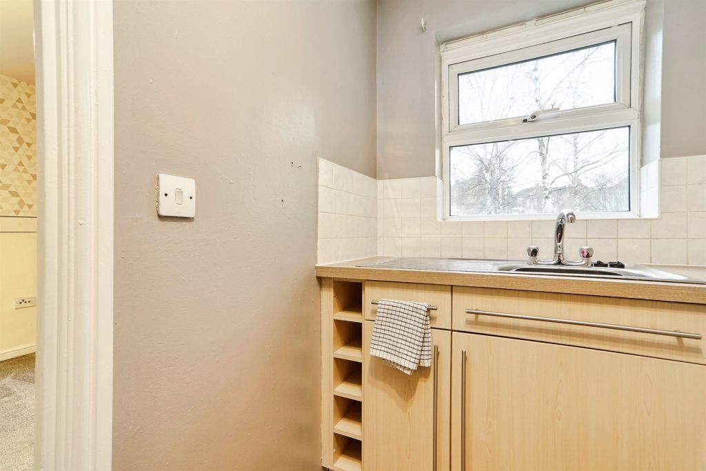 Additional image 8 of 2 bed flat for saleWhitehall Croft, Leeds LS12