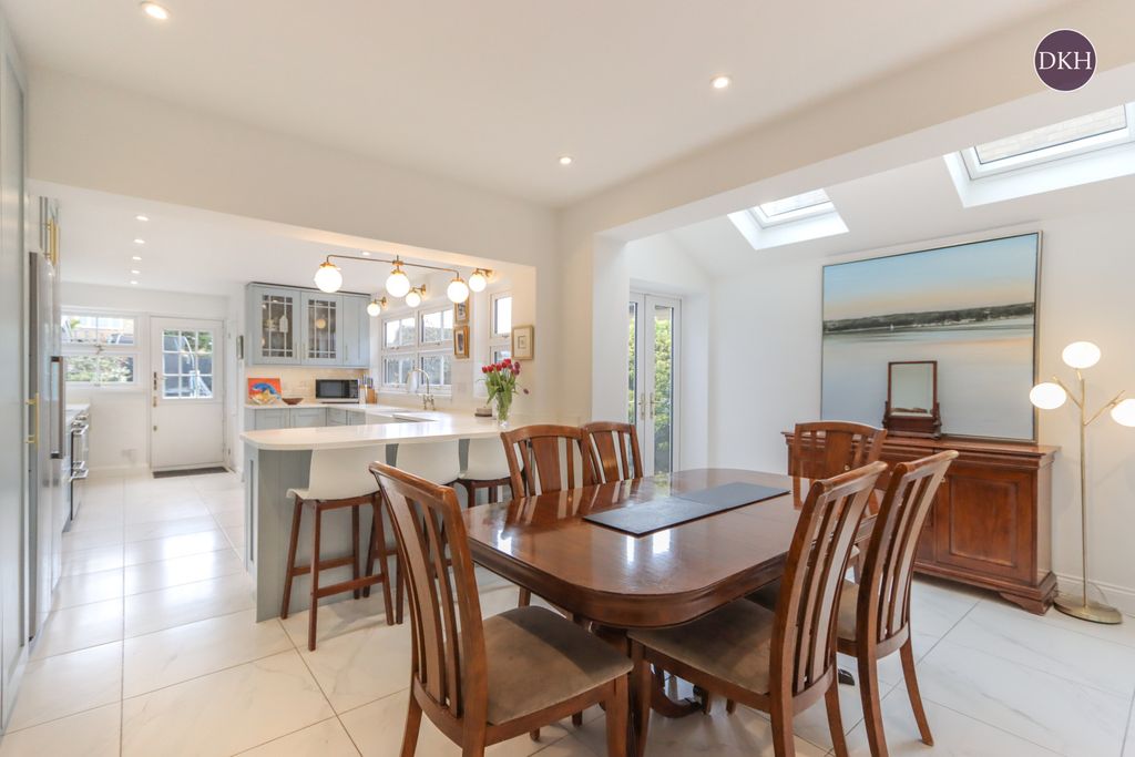 3 bed detached house for saleAdrian Road, Abbots Langley, Hertfordshire WD5