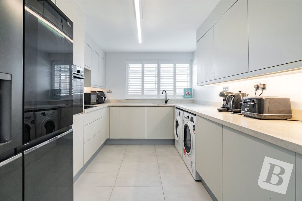 Additional image 2 of 2 bed flat for saleAbington Court, Hall Lane, Upminster RM14