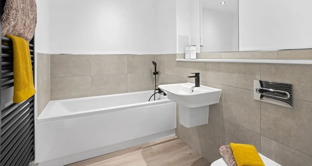 Additional image 9 of 2 bed flat for sale32/16 Dryden Street, Edinburgh EH7
