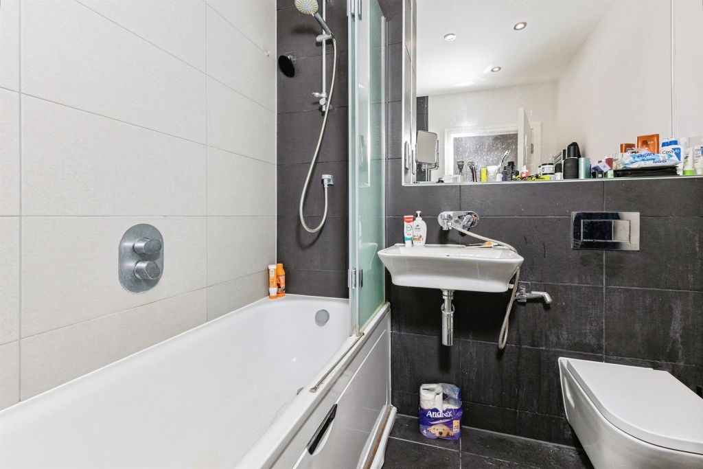 Additional image 12 of 2 bed flat for saleBedwyn Mews, Reading RG2