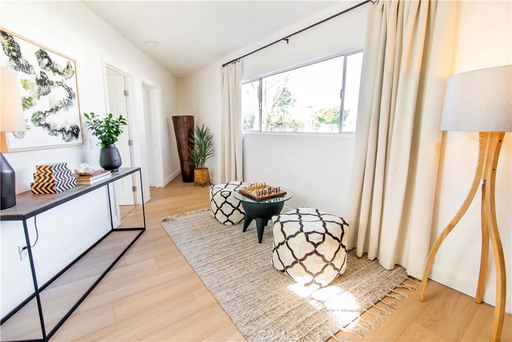Additional image 57 of 10816 Calvert St, North Hollywood, CA 91606